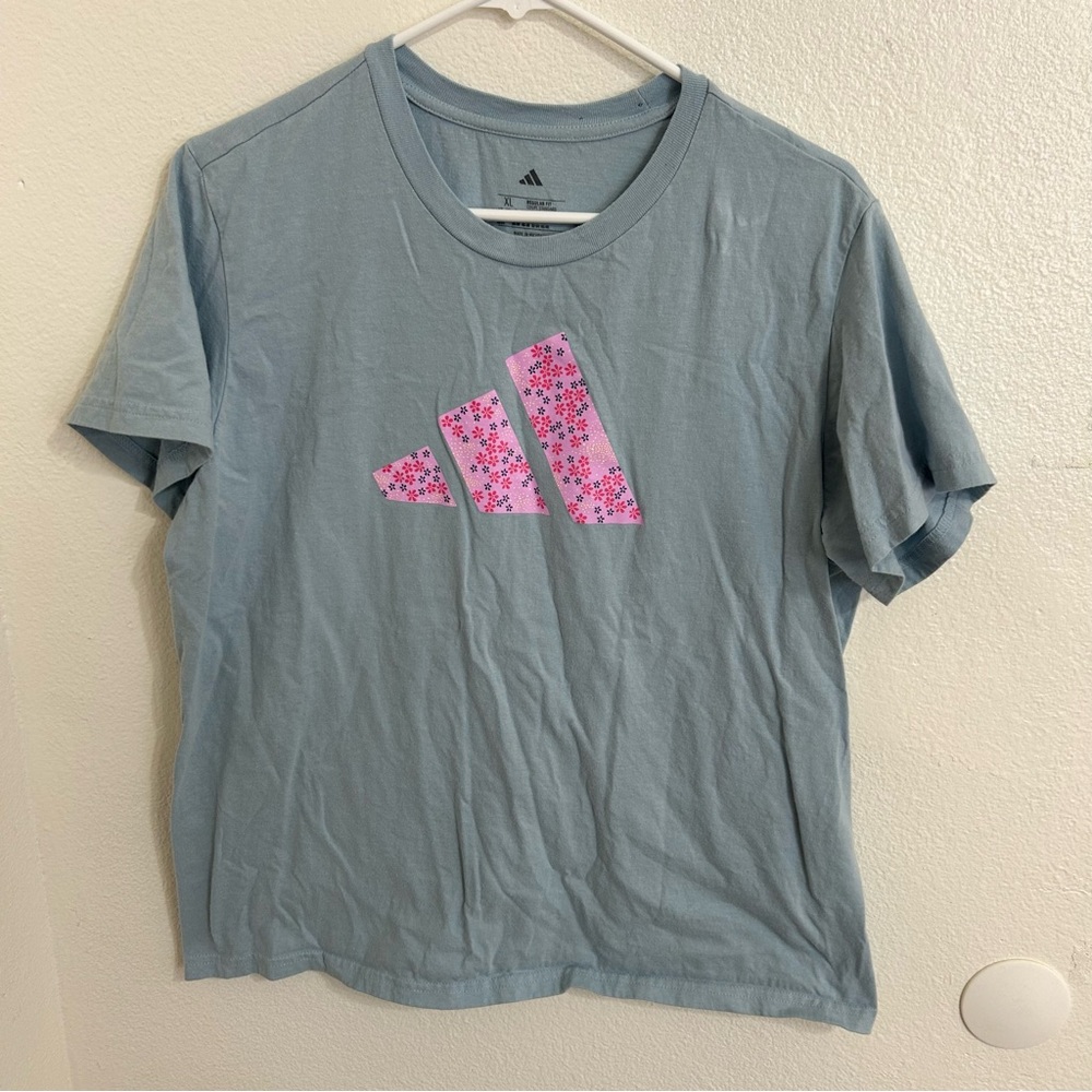 ADIDAS WOMEN’s SIZE XL T-shirt -Relaxed Fit - Clean - Minimal Wear